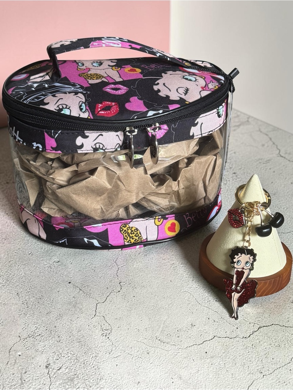 Betty Boop Black and Pink Clear Round Cosmetic Case and Keychain NEW
